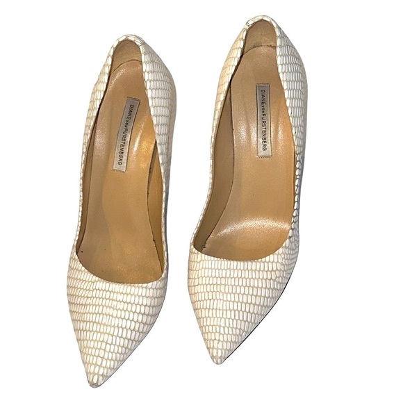 Diane Von Furstenberg heels pumps Croc embossed Leather Cream Sz 9 $359 - Picture 3 of 13